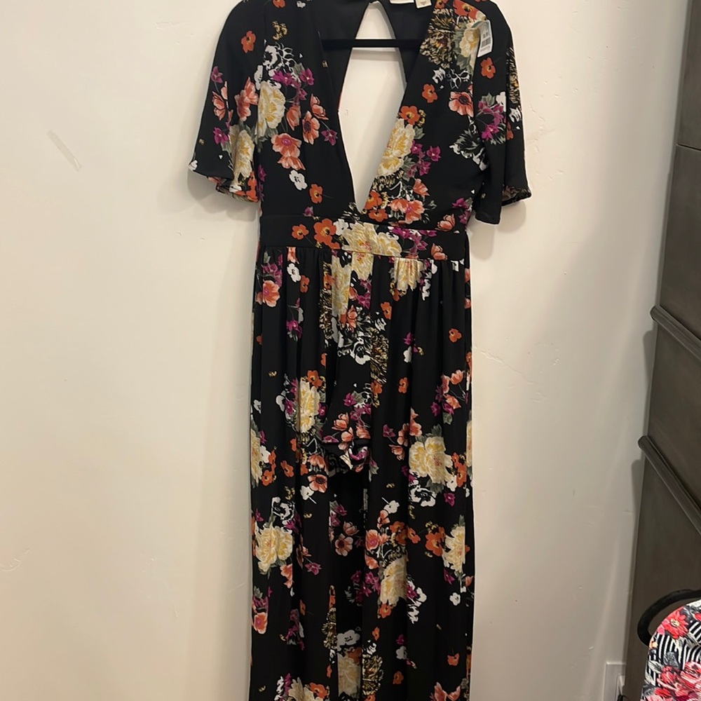 Day trip long floral dress with built in shorts size M‎ flutter sleeves